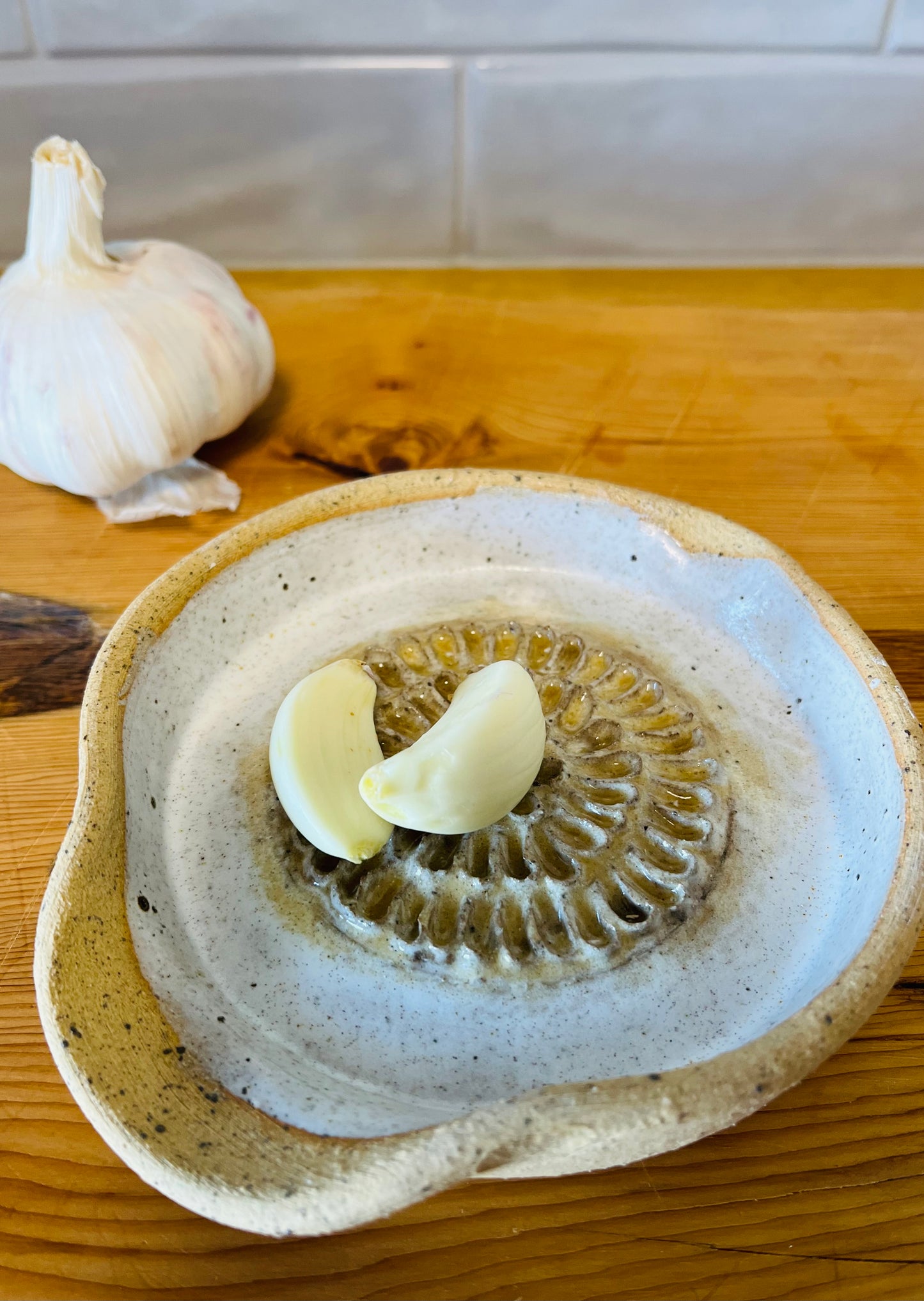 Garlic Grater, howlite and copal glaze