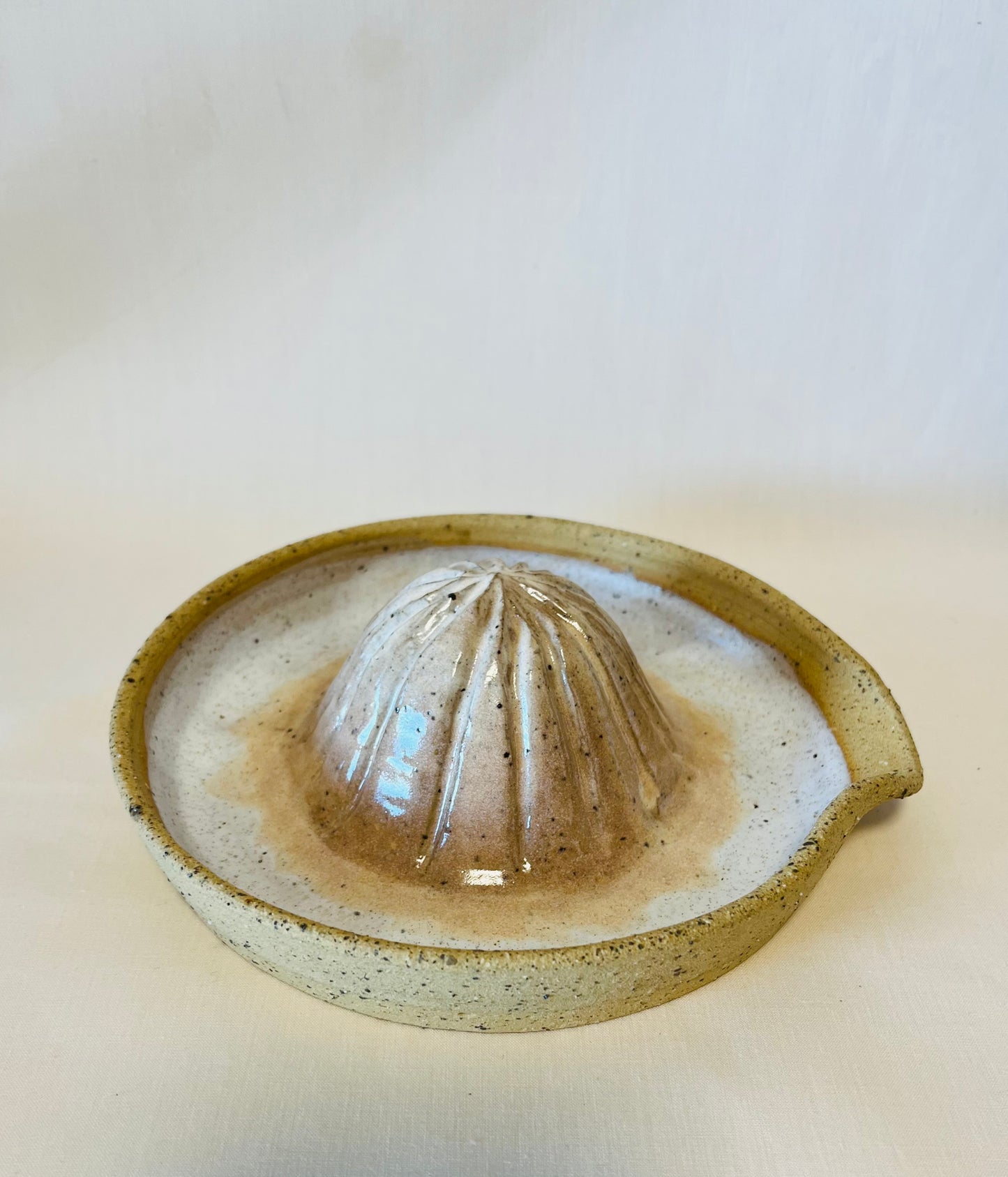 Citrus Juicer, howlite and coral glaze
