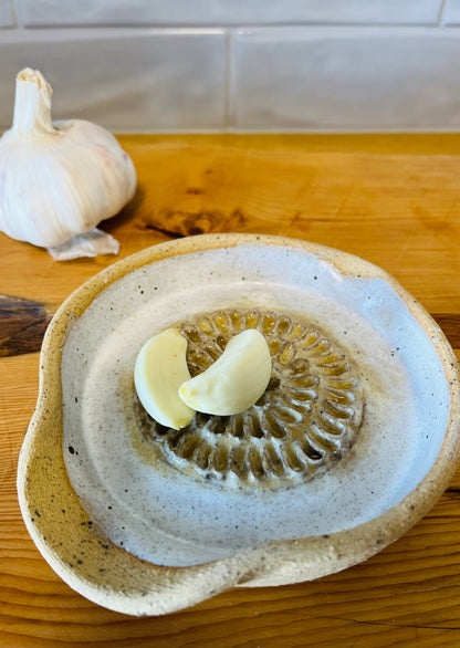 Garlic Grater, howlite and copal glaze