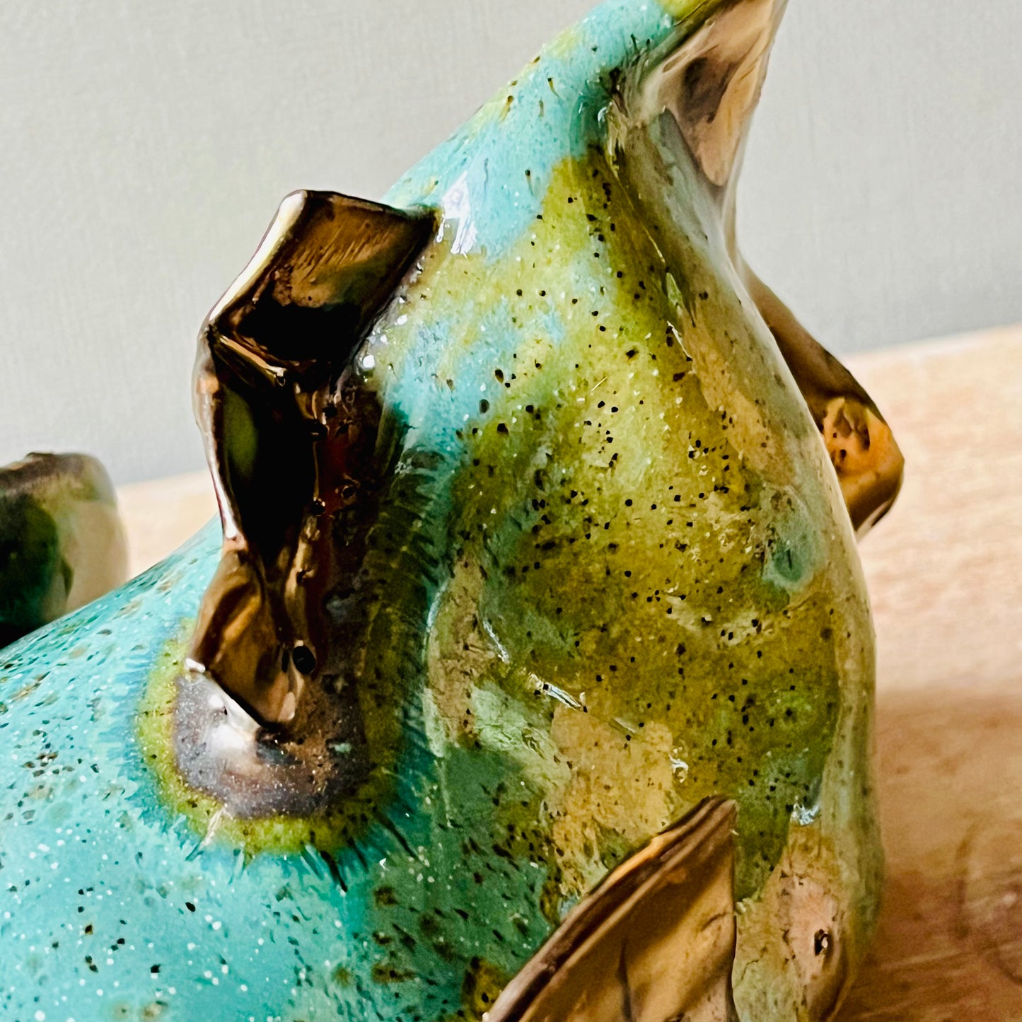 Golden Lipped Fish Sculpture