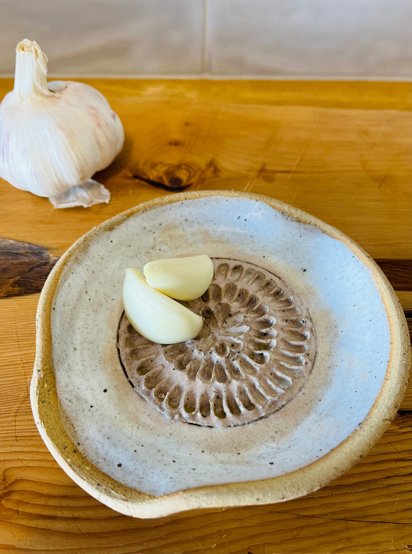 Garlic Grater, howlite and coral glaze