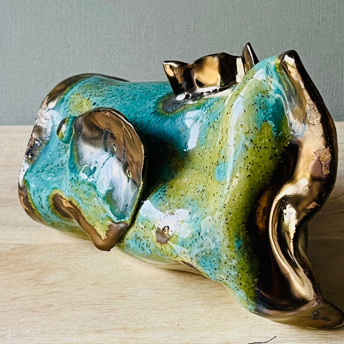 Golden Lipped Fish Sculpture