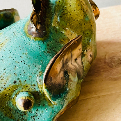 Golden Lipped Fish Sculpture